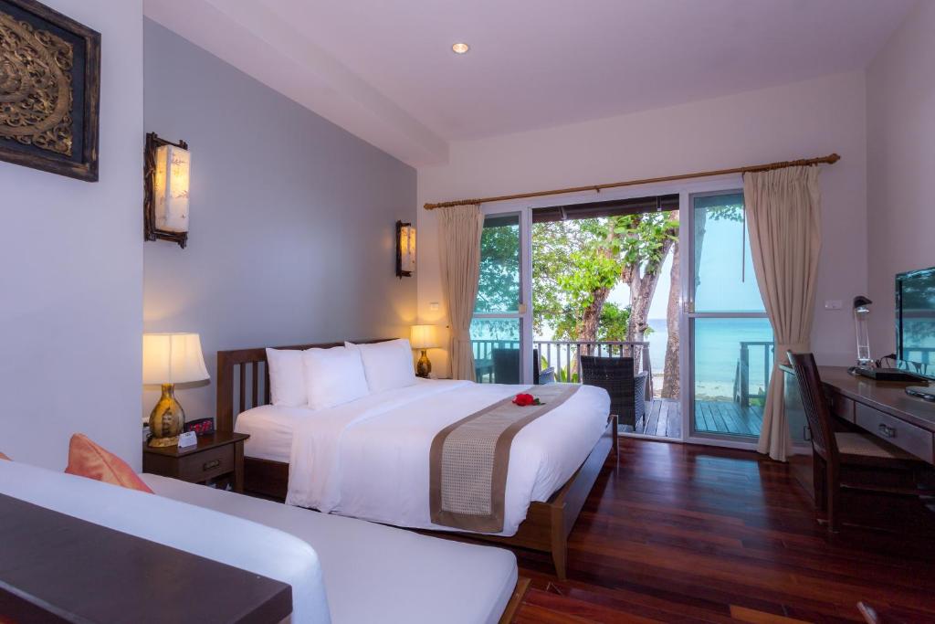Phi Phi Holiday Resort, Leam Tong Beach - Coral Beach Studio