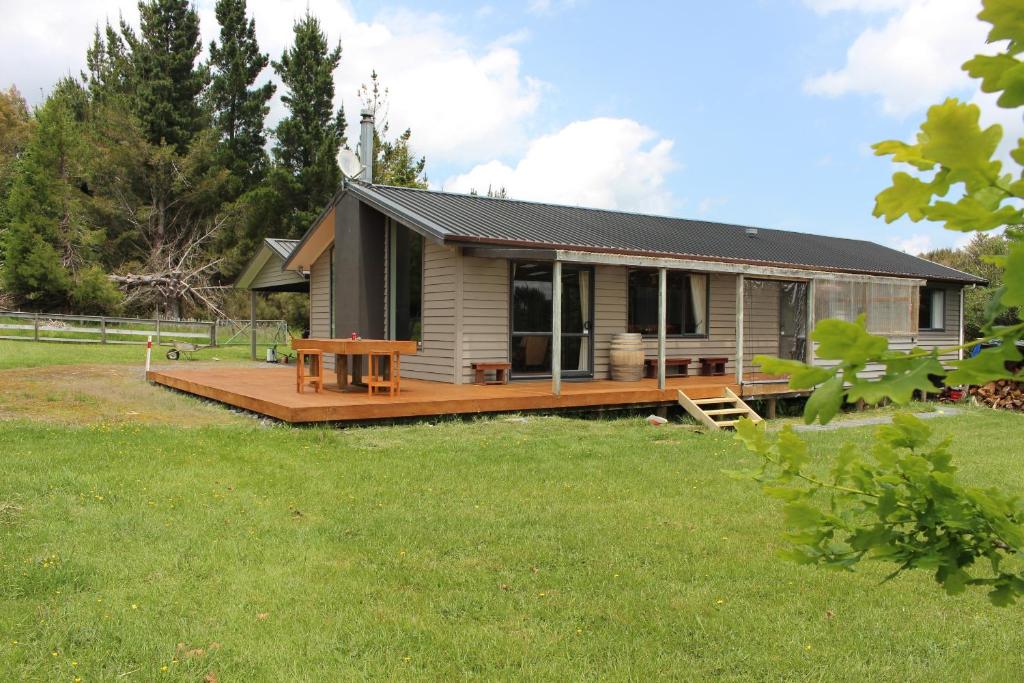 Waiora Lodge - Pokaka Holiday Home imagen principal.