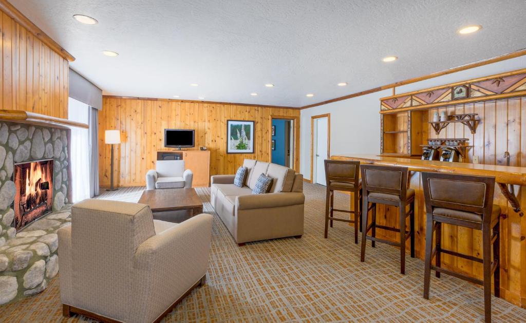 Holiday Inn Resort The Lodge at Big Bear Lake, an IHG Hotel - 