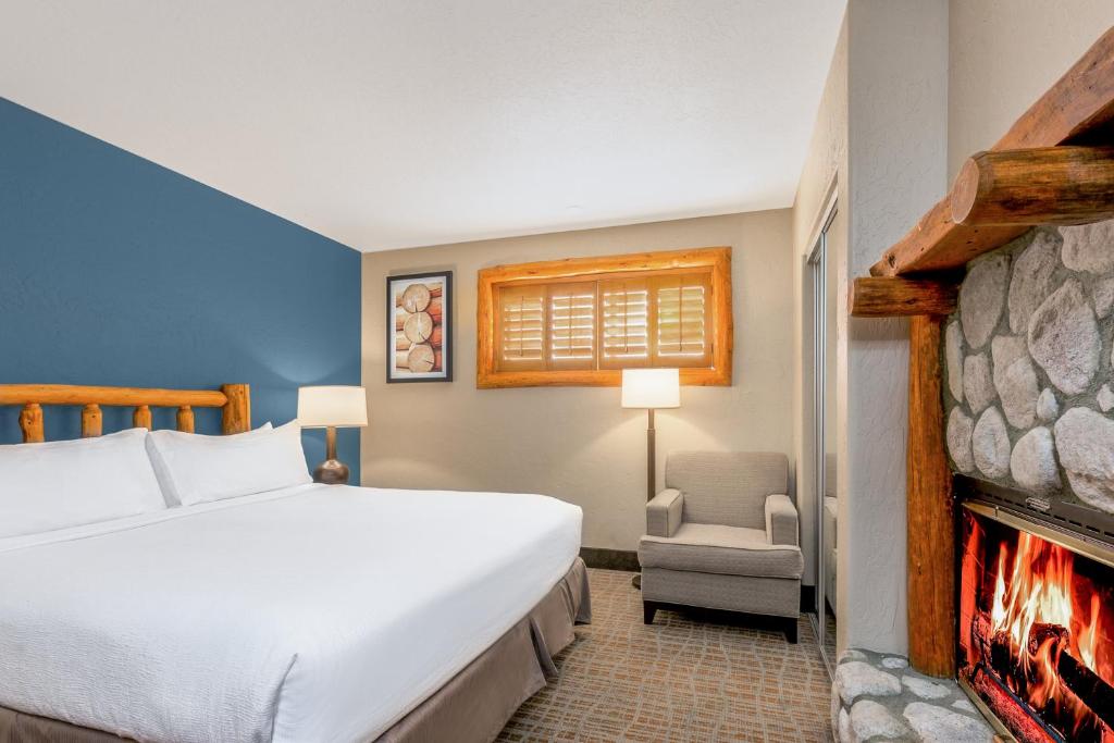 Holiday Inn Resort The Lodge at Big Bear Lake, an IHG Hotel - 