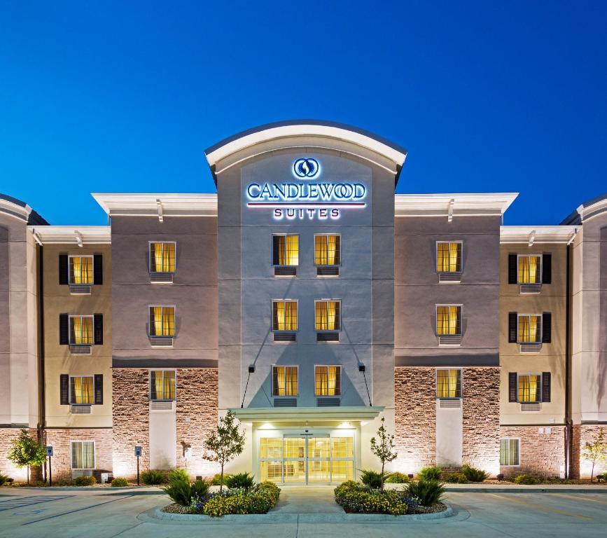 a rendering of the entrance to the cardwell suites hotel at Candlewood Suites - McDonough, an IHG Hotel in McDonough