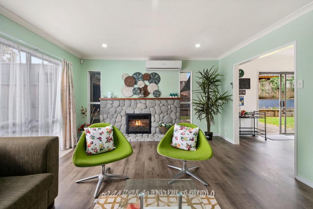 True Blue Taupo Holiday Home, Taupo (updated prices 2024)