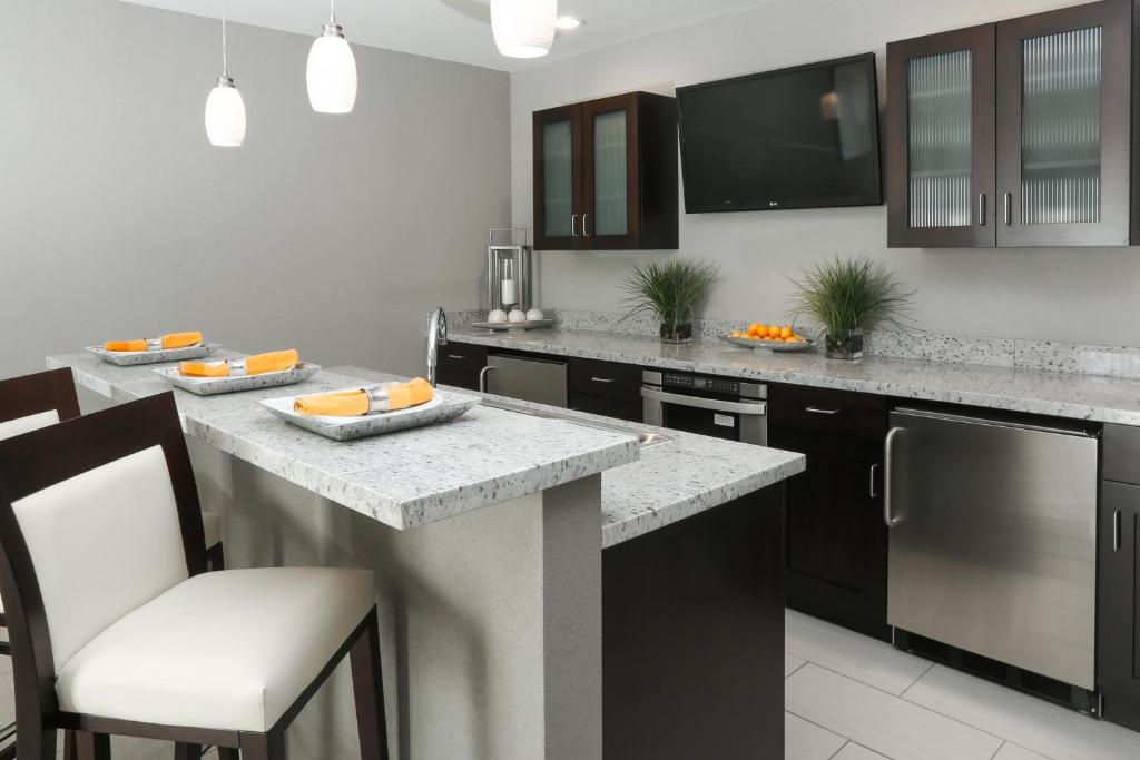 Holiday Inn and Suites East Peoria by IHG - Suite Queen De Una Habitación-No Fumadores
