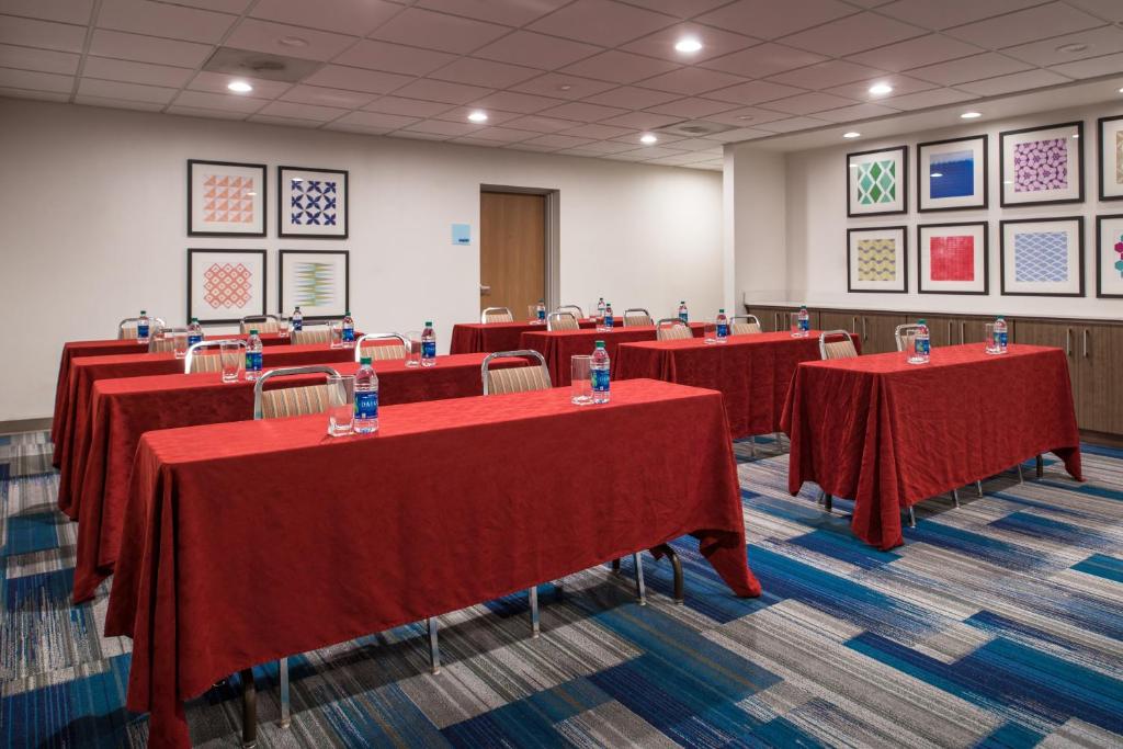 Holiday Inn Express Hotel & Suites Tampa-Anderson Road-Veterans Exp by IHG photo