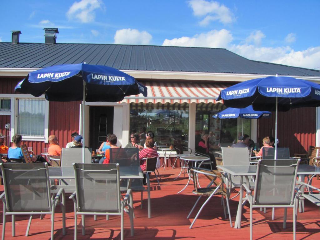Restaurace v ubytování Kierinki Village Lomahuoneisto