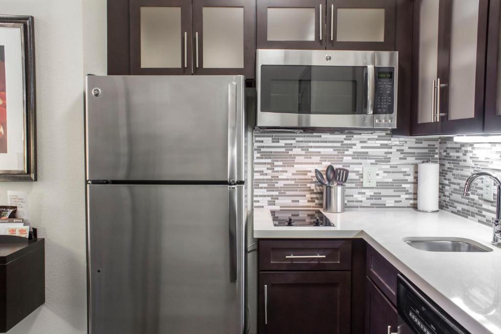 Staybridge Suites North Jacksonville by IHG - Suite Estudio Con Cama Queen