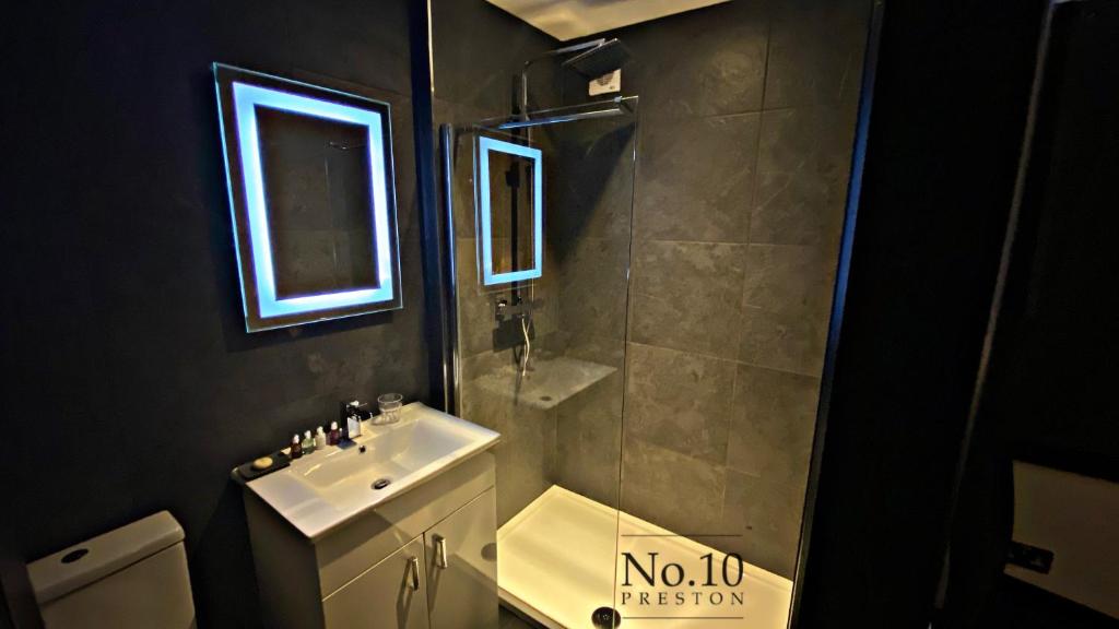 No.10 Preston - 