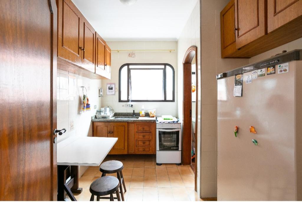  Apartamento em Guarujá 350 da Praia da Enseada proximo ao aquário