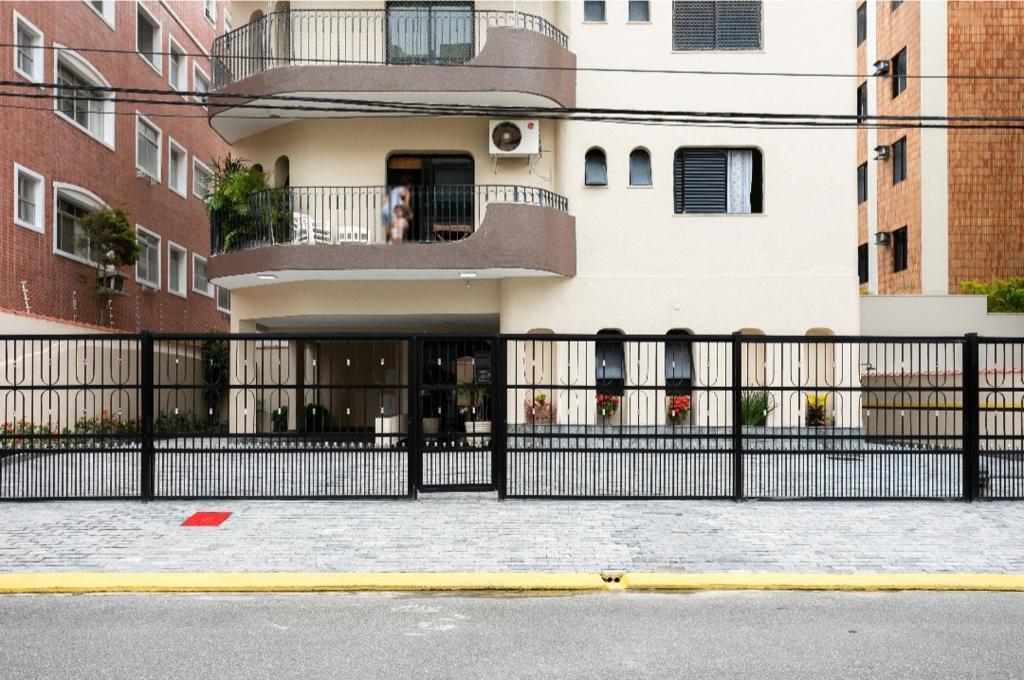  Apartamento em Guarujá 350 da Praia da Enseada proximo ao aquário