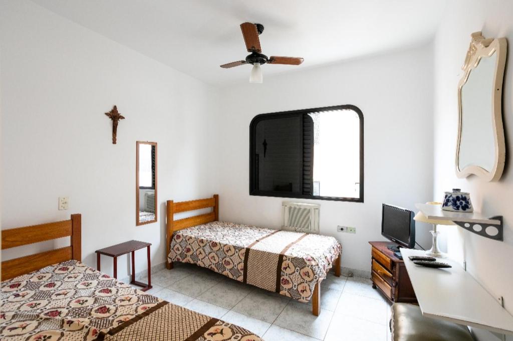  Apartamento em Guarujá 350 da Praia da Enseada proximo ao aquário