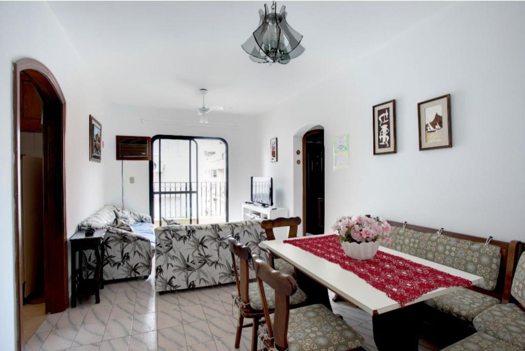  Apartamento em Guarujá 350 da Praia da Enseada proximo ao aquário