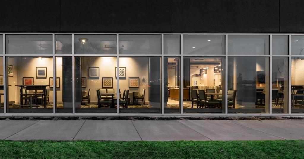 Holiday Inn Express & Suites - Saskatoon East - University by IHG - Resim 27