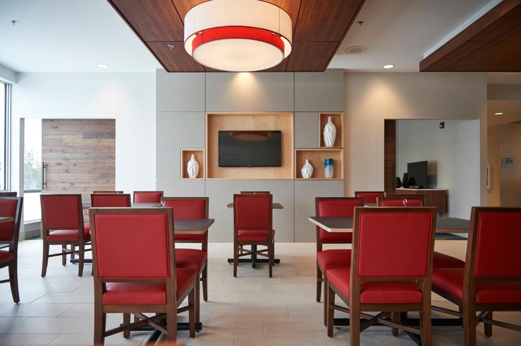 Holiday Inn Express & Suites St. John's Airport by IHG photo