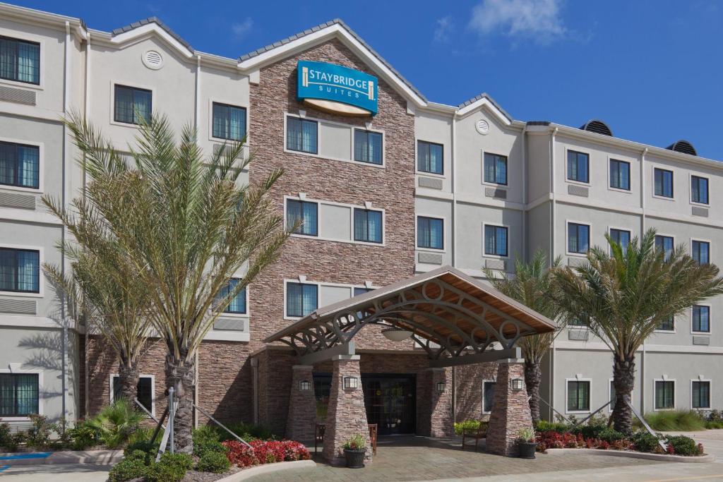 a rendering of the front of a hotel at Staybridge Suites Lafayette-Airport by IHG in Lafayette
