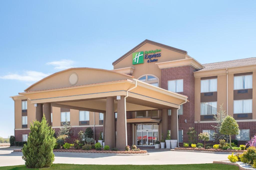 a rendering of a hotel with a building at Holiday Inn Express and Suites Hotel - Pauls Valley, an IHG Hotel in Pauls Valley