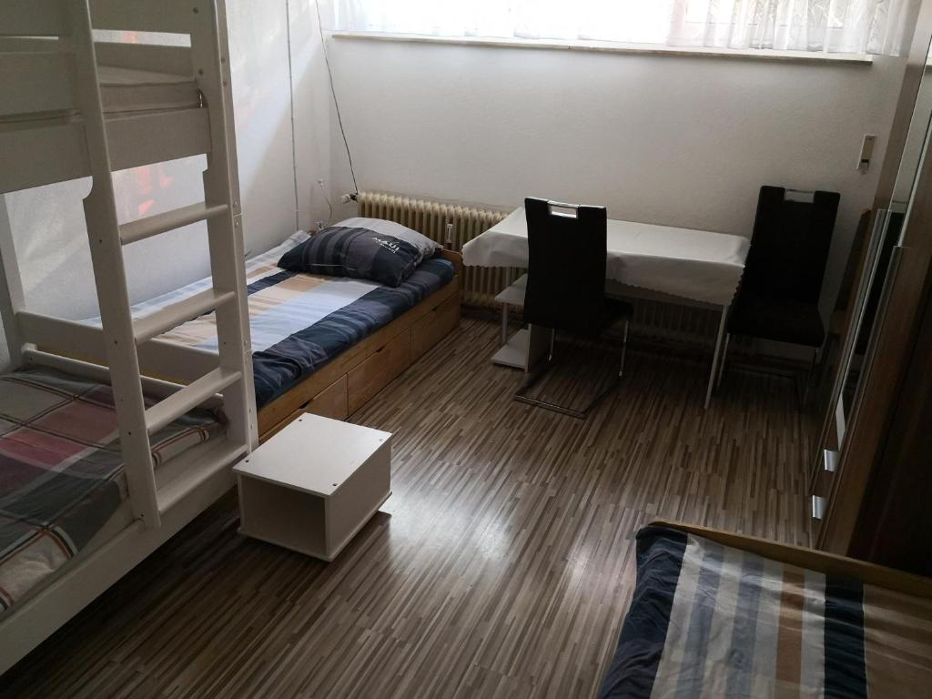 Postel nebo postele na pokoji v ubytování 3 Monteurzimmer als Wohngemeinschaft zur Selbstversorgung