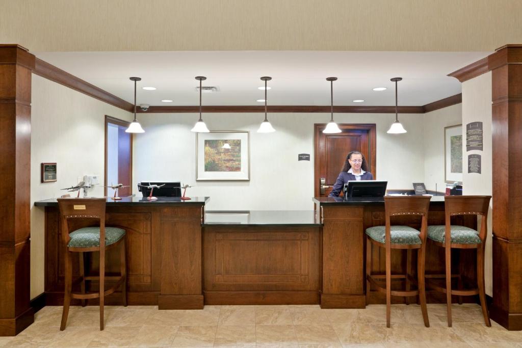 Vstupní hala nebo recepce v ubytování Staybridge Suites Everett - Paine Field by IHG