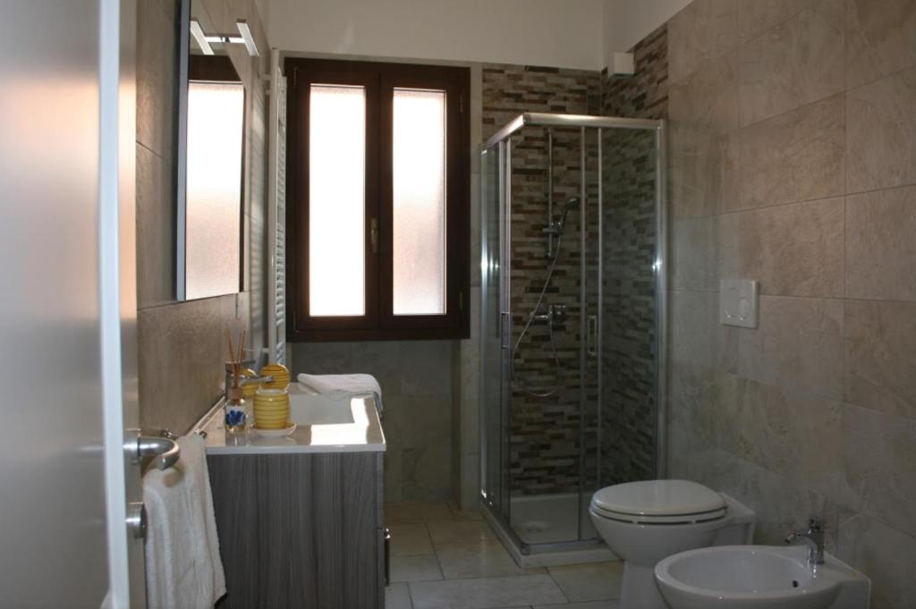 A bathroom at casa vacanze la pizzica