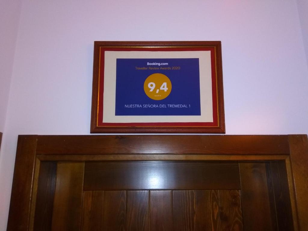 Сертификат, награда, вывеска или другой документ, выставленный в 1g CASA DE LOS FERNANDEZ RAJO