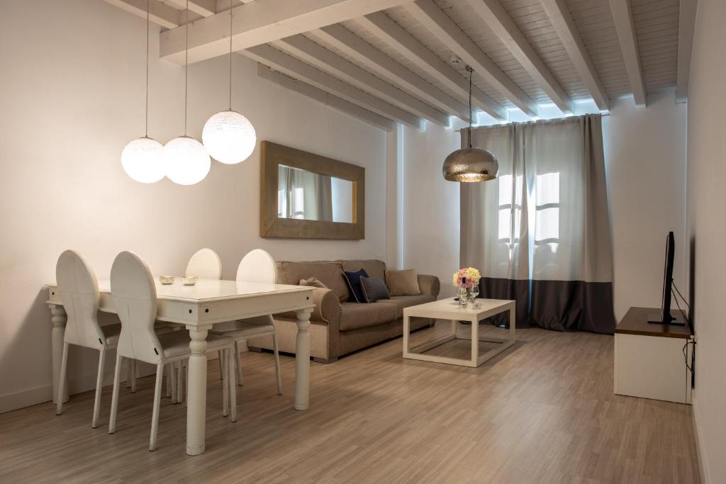 Palacio Cabrera - Lillo - Resim 9