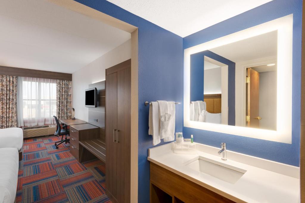 Holiday Inn Express Cambridge, an IHG Hotel - 