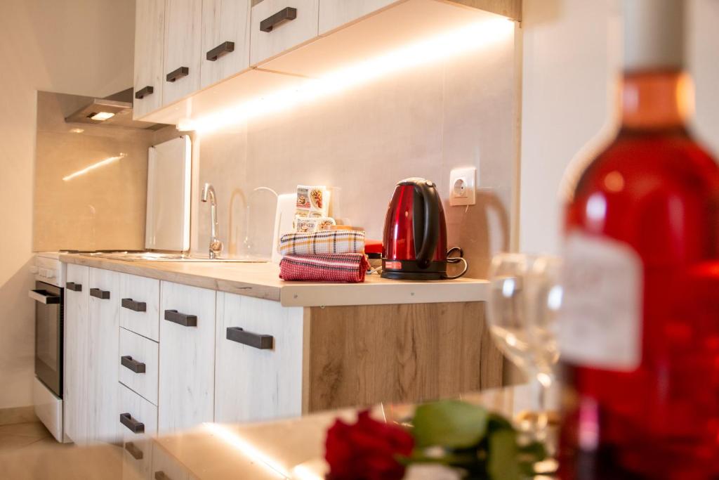 A kitchen or kitchenette at M&M apartments 1