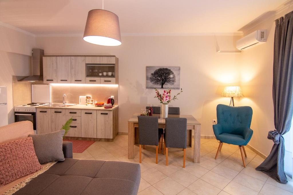 A kitchen or kitchenette at M&M apartments 1
