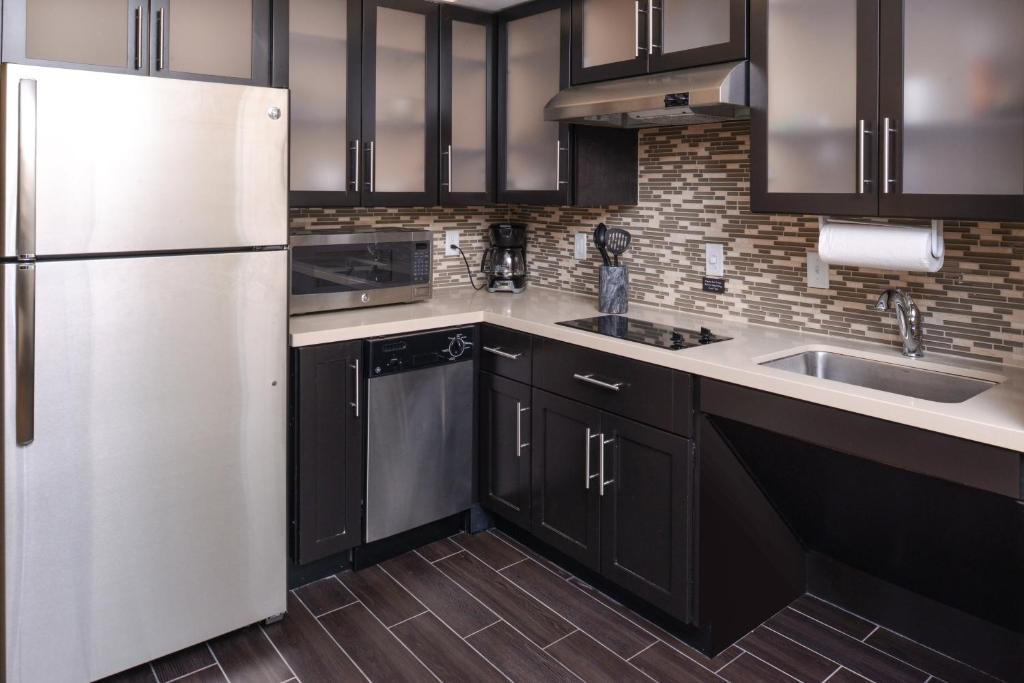 Staybridge Suites Merrillville, an IHG Hotel - Queen Suite - Audizione Accessibile