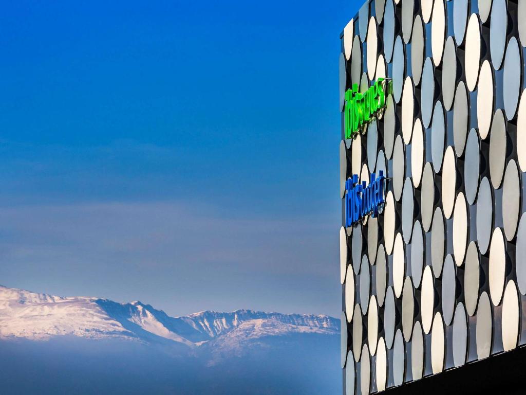 Nespecifikovaný výhled na hory nebo výhled na hory při pohledu z hotelu