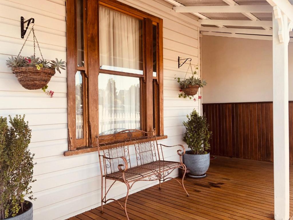Railway Cottage - Housity
