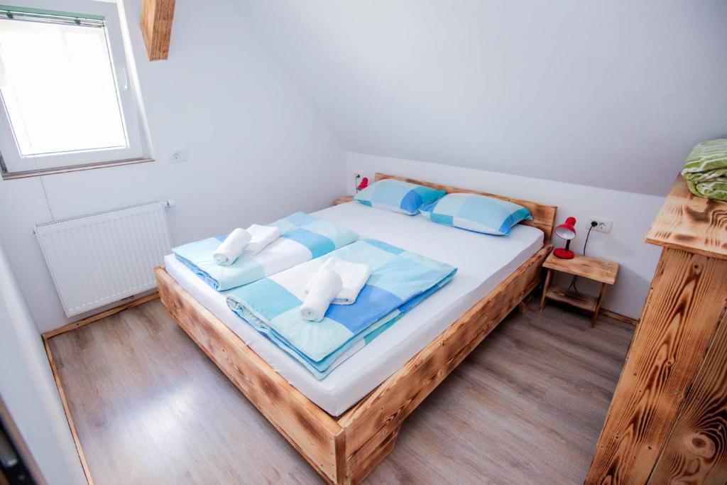 Apartmaji Pri Kozmavo - Little House - Two-Bedroom Apartment