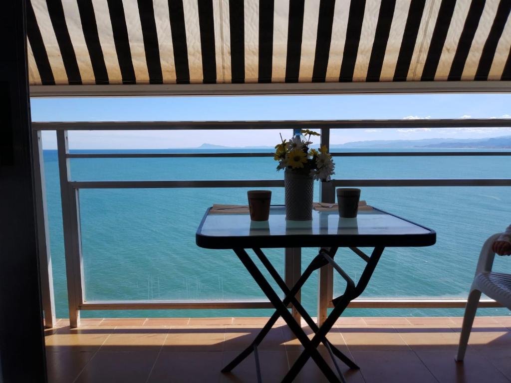A general sea view or a sea view taken from Az apartmant