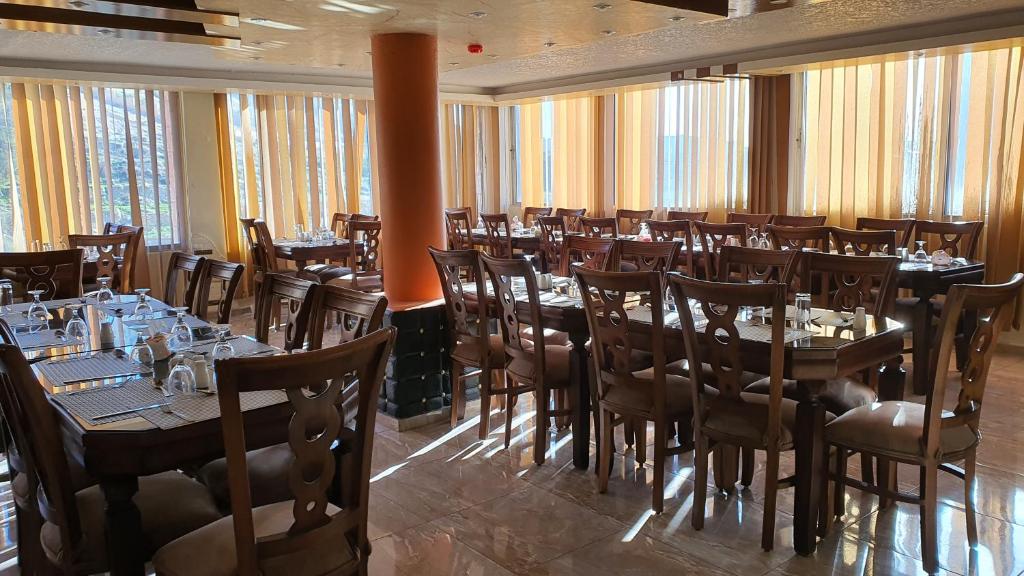 Restaurace v ubytování Sunset Hotel