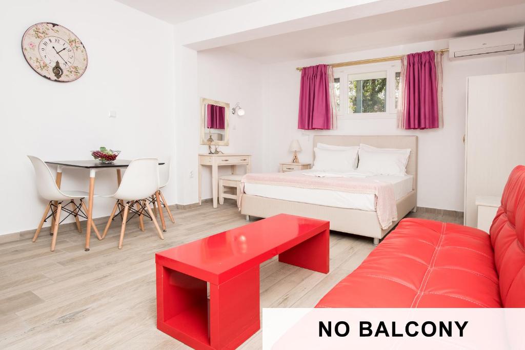 Stratos Deluxe Apartments - 1