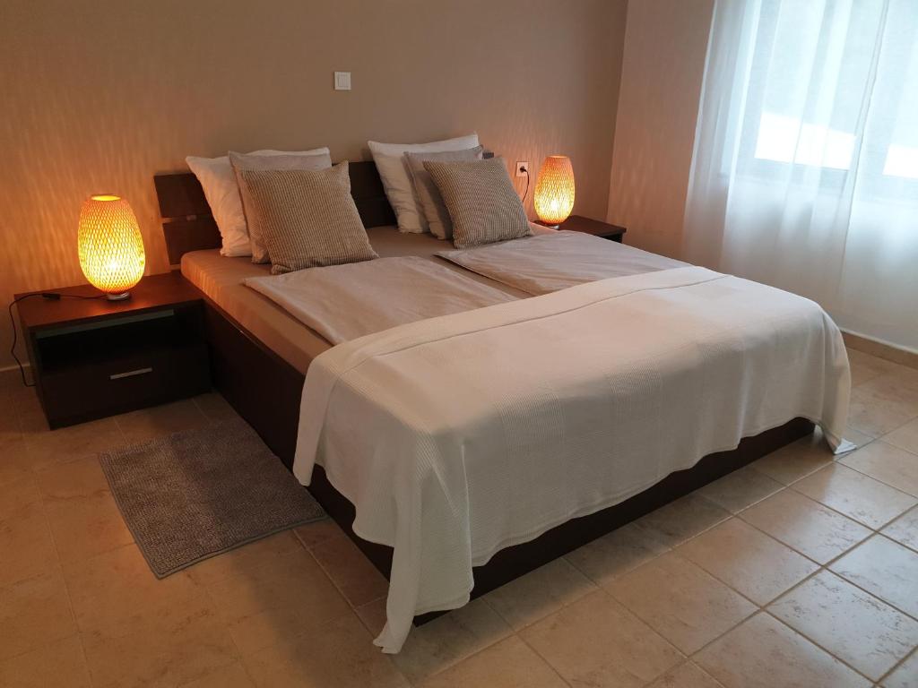 Apartments Suha Punta - Villa Babalonija - Apartamento De Dos Dormitorios