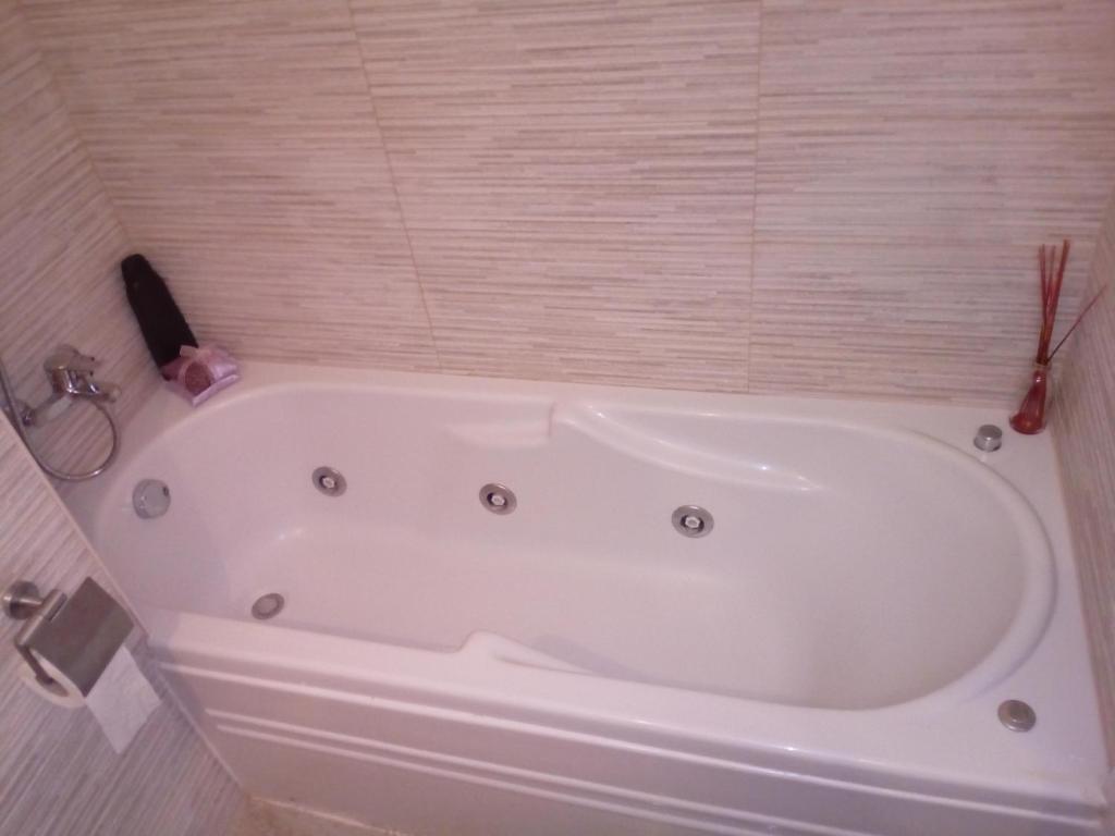 Puerto Bello - La Manga - Jacuzzi privado en la habitación en La Manga del Mar Menor