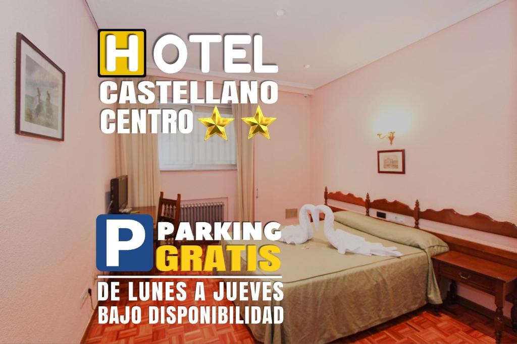 Cartel de un dormitorio con cama en una habitación en Hotel Castellano Centro en Salamanca