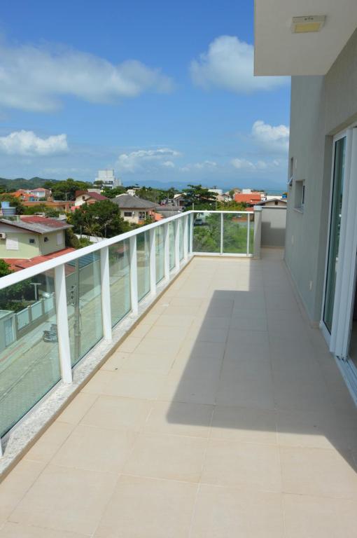  Belíssima cobertura 3 suítes com vista para o mar