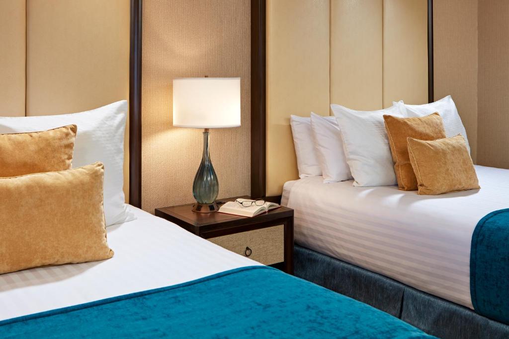 Empress Hotel La Jolla - Superior Two Queen Room