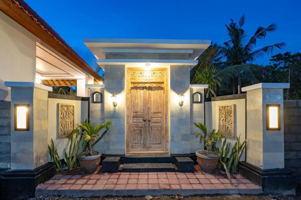 Helly's Secret Garden Cottage - 17