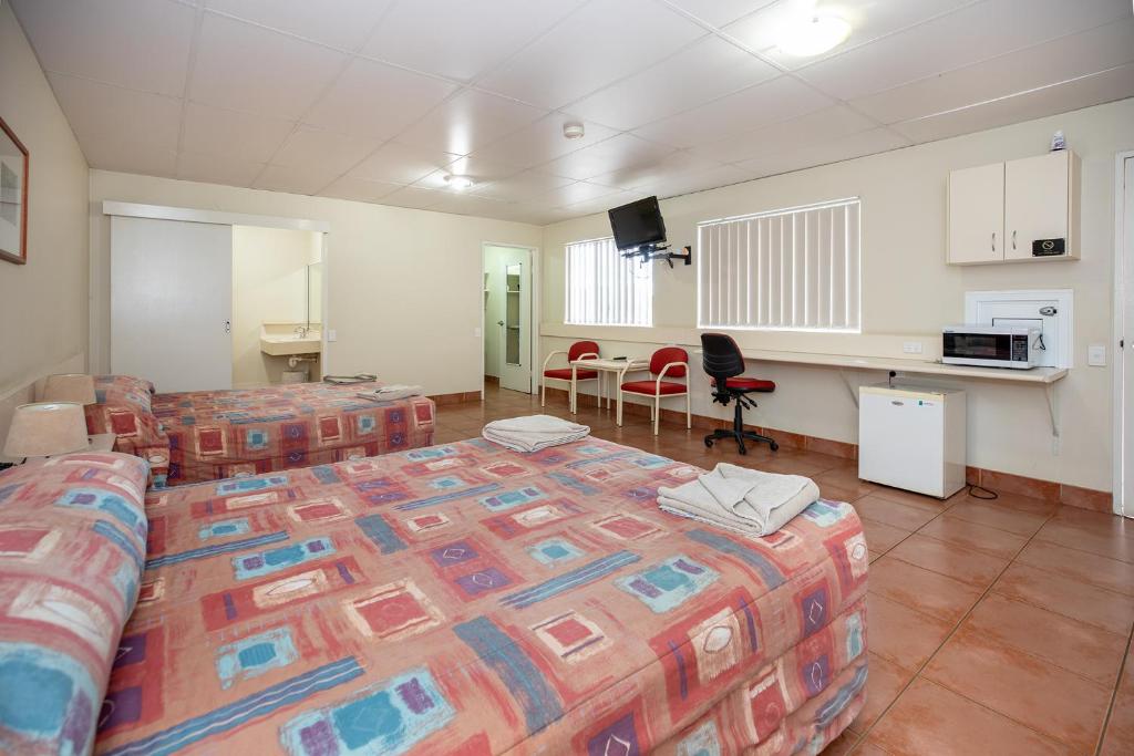Kuchyň nebo kuchyňský kout v ubytování Leichhardt Hotel Motel Cloncurry