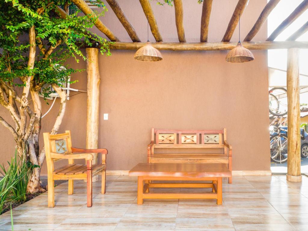  OYO Athenas Apart Hotel