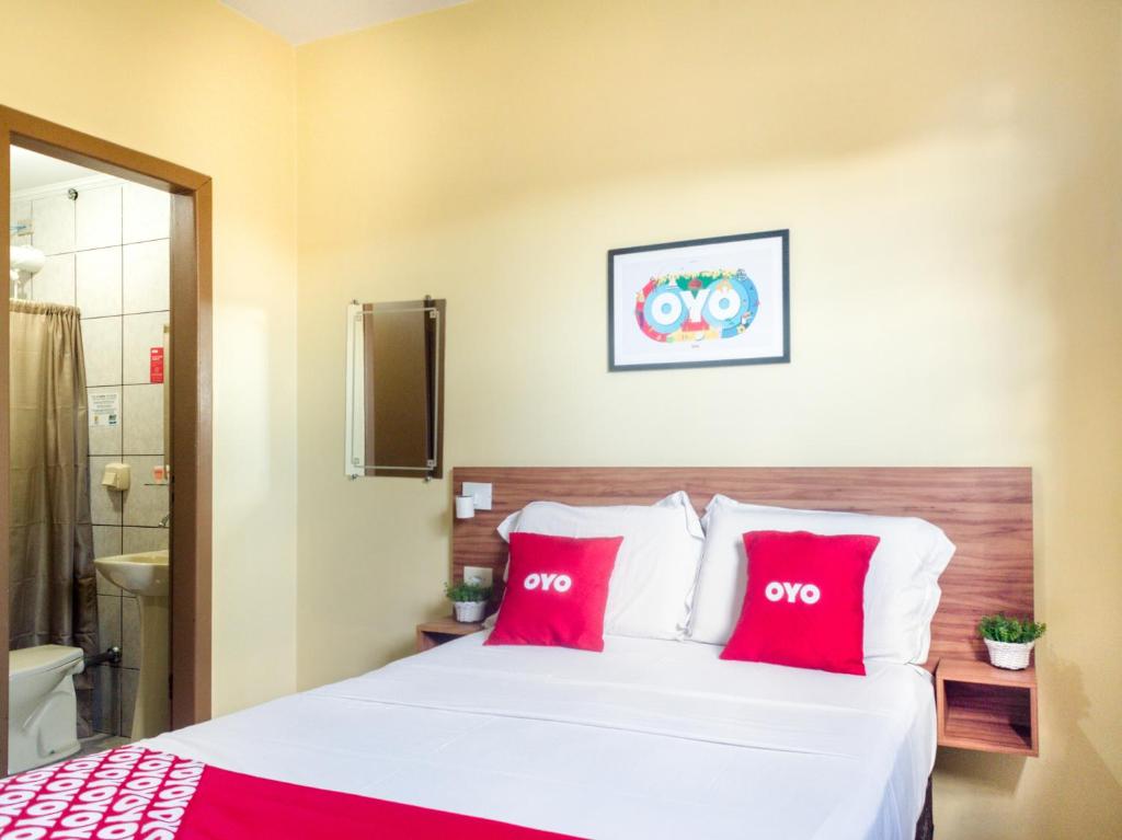  OYO Athenas Apart Hotel