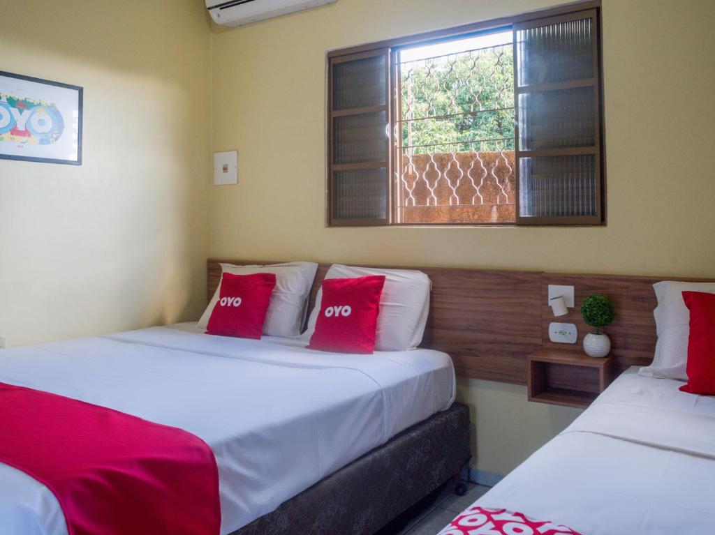  OYO Athenas Apart Hotel