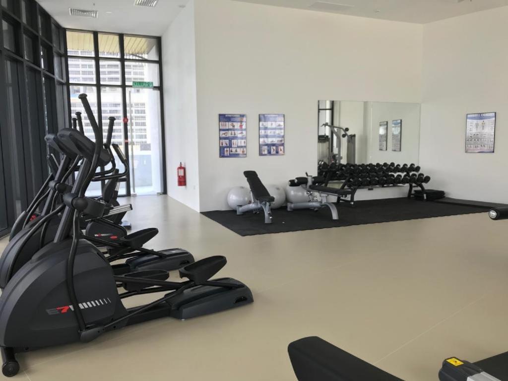 Fitness centrum a/nebo fitness zařízení v ubytování Almas Suite Puteri Harbour-T- Legoland-JB新山- SG新加坡