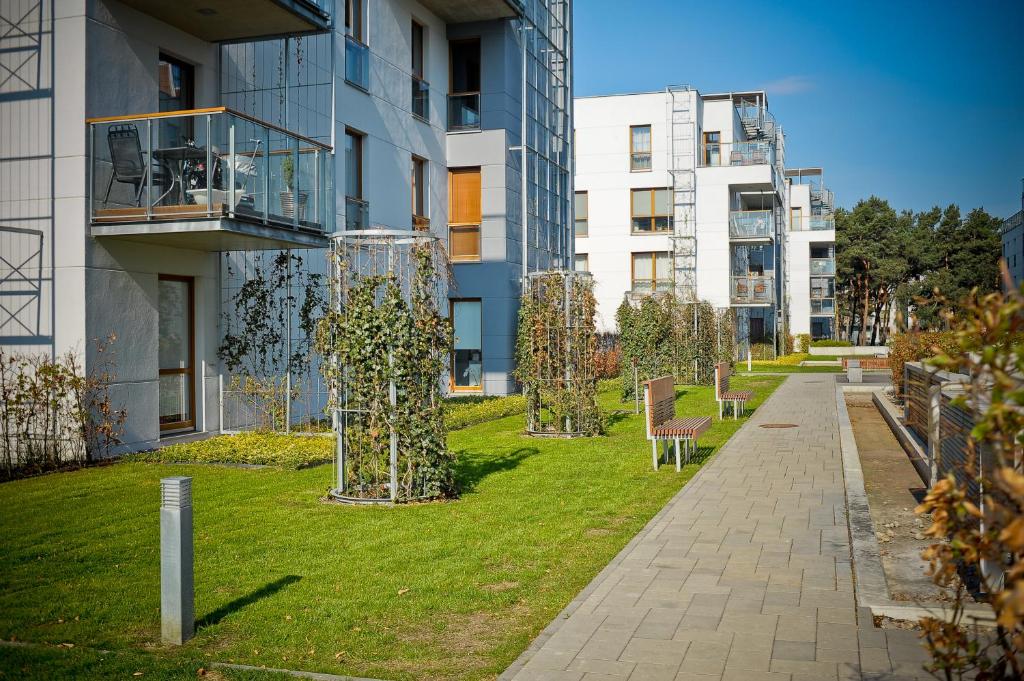 Vonkajšia záhrada v ubytovaní Apartments RIVA - Nadmorski Dwór Premium
