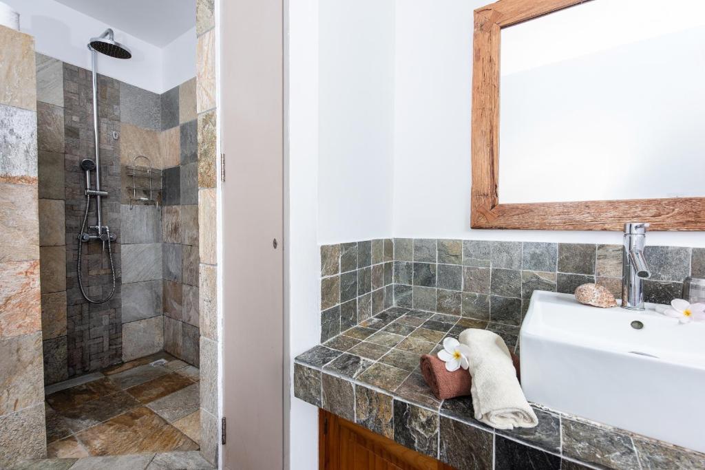 Happy Days Guest House - 4