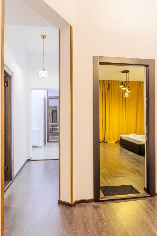 CHÂTEAU: Upscale Suites in Bucharest's Historical Center! - Resim 16