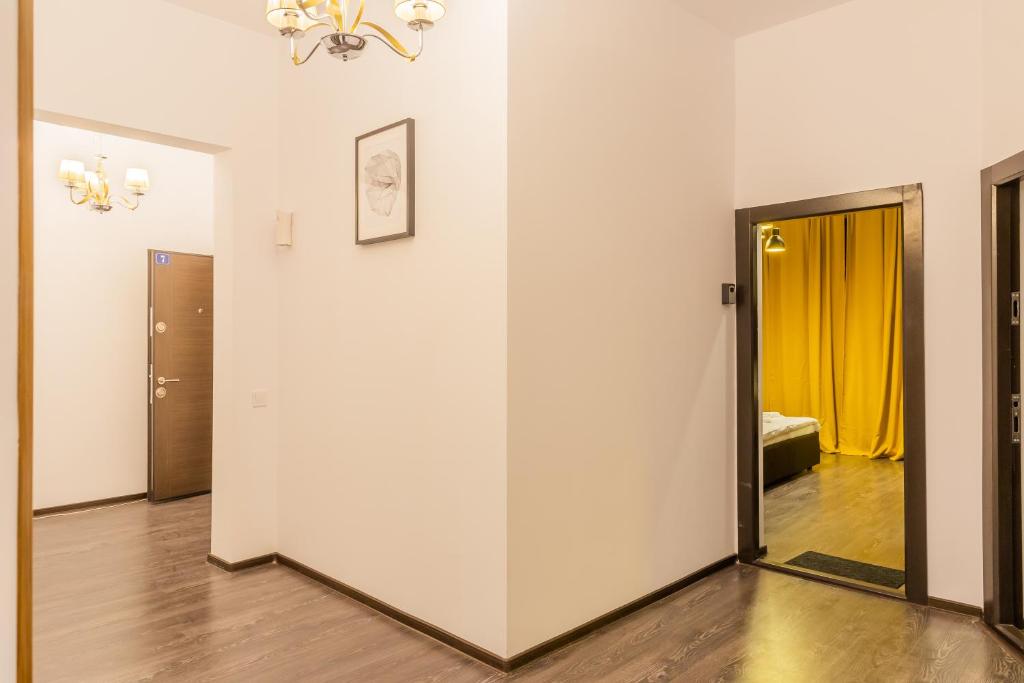 CHÂTEAU: Upscale Suites in Bucharest's Historical Center! - Resim 21