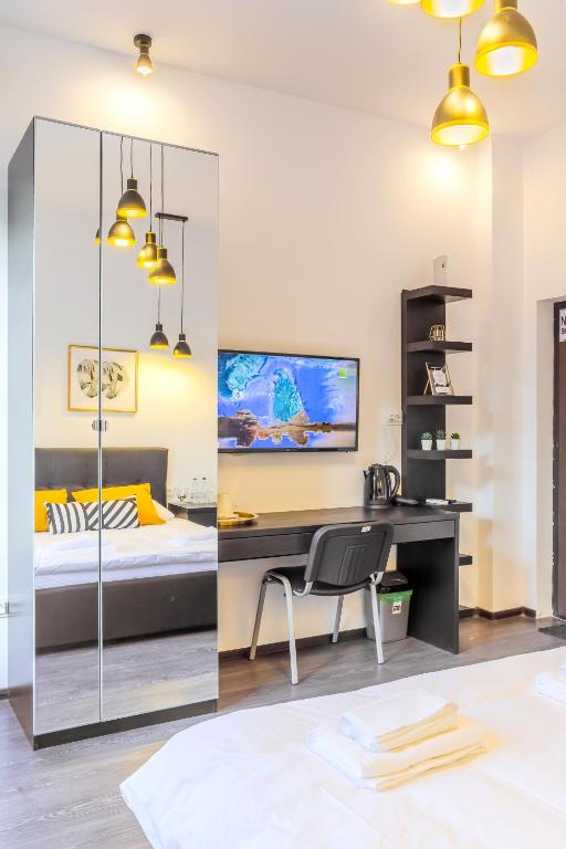 CHÂTEAU: Upscale Suites in Bucharest's Historical Center! - Resim 39